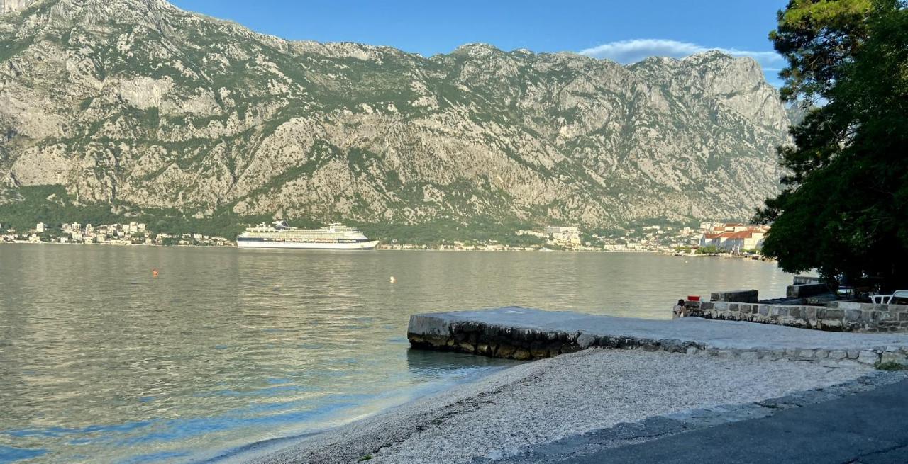 Villa Svetlana Prcanj Bagian luar foto