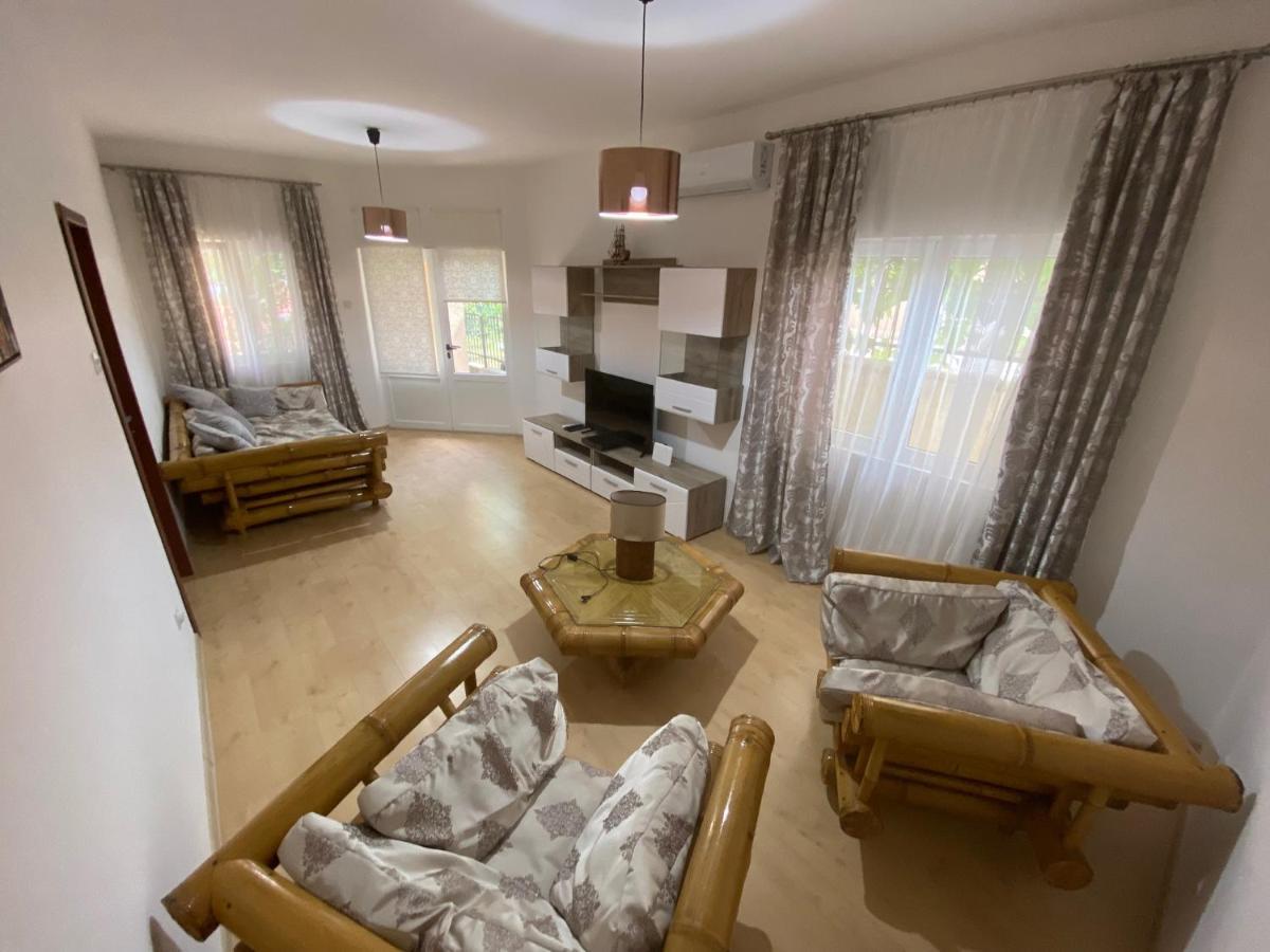 Villa Svetlana Prcanj Bagian luar foto