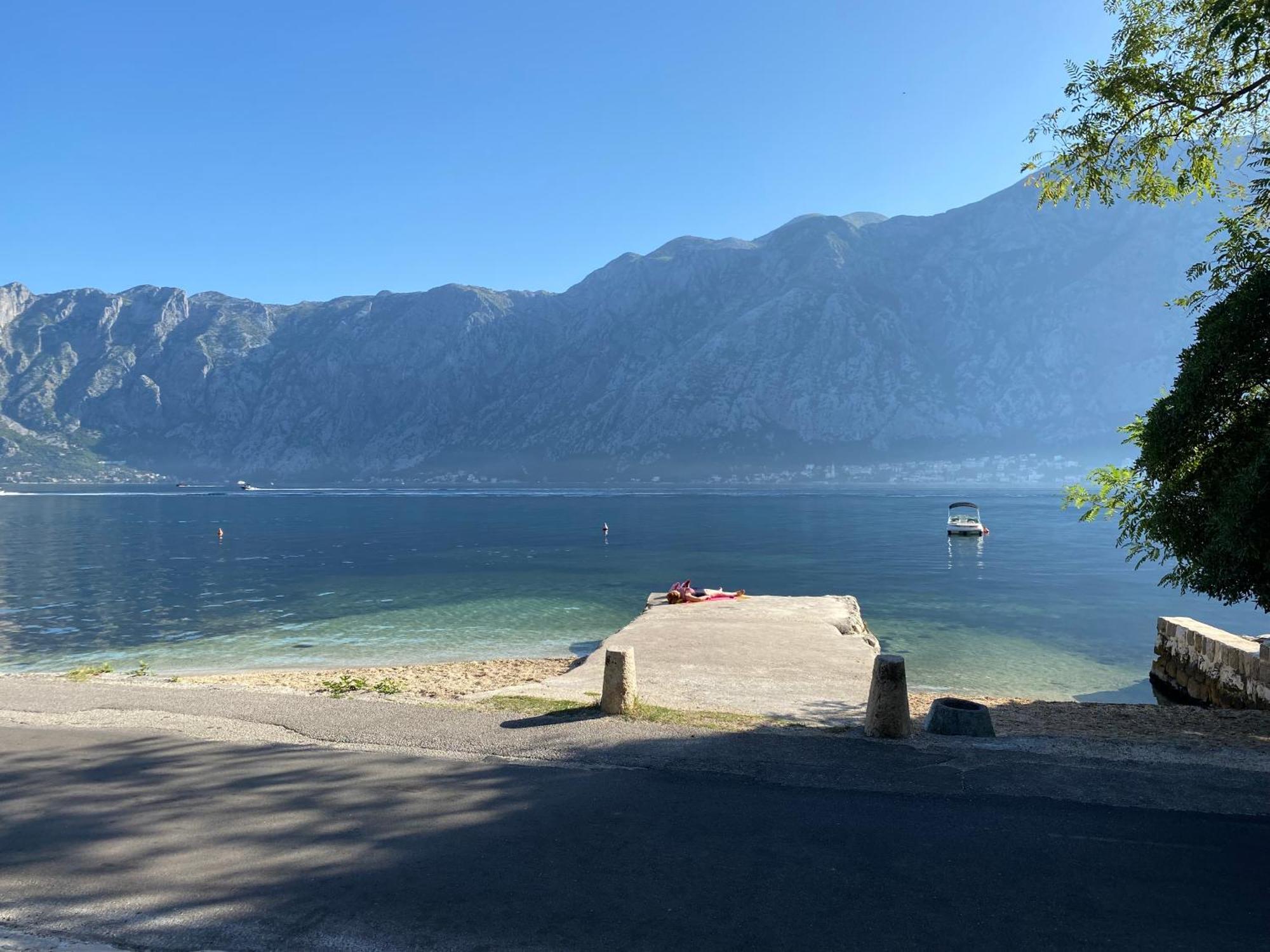 Villa Svetlana Prcanj Bagian luar foto