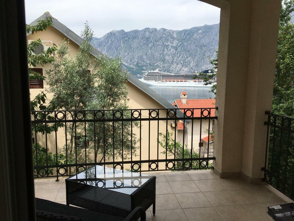 Villa Svetlana Prcanj Bagian luar foto