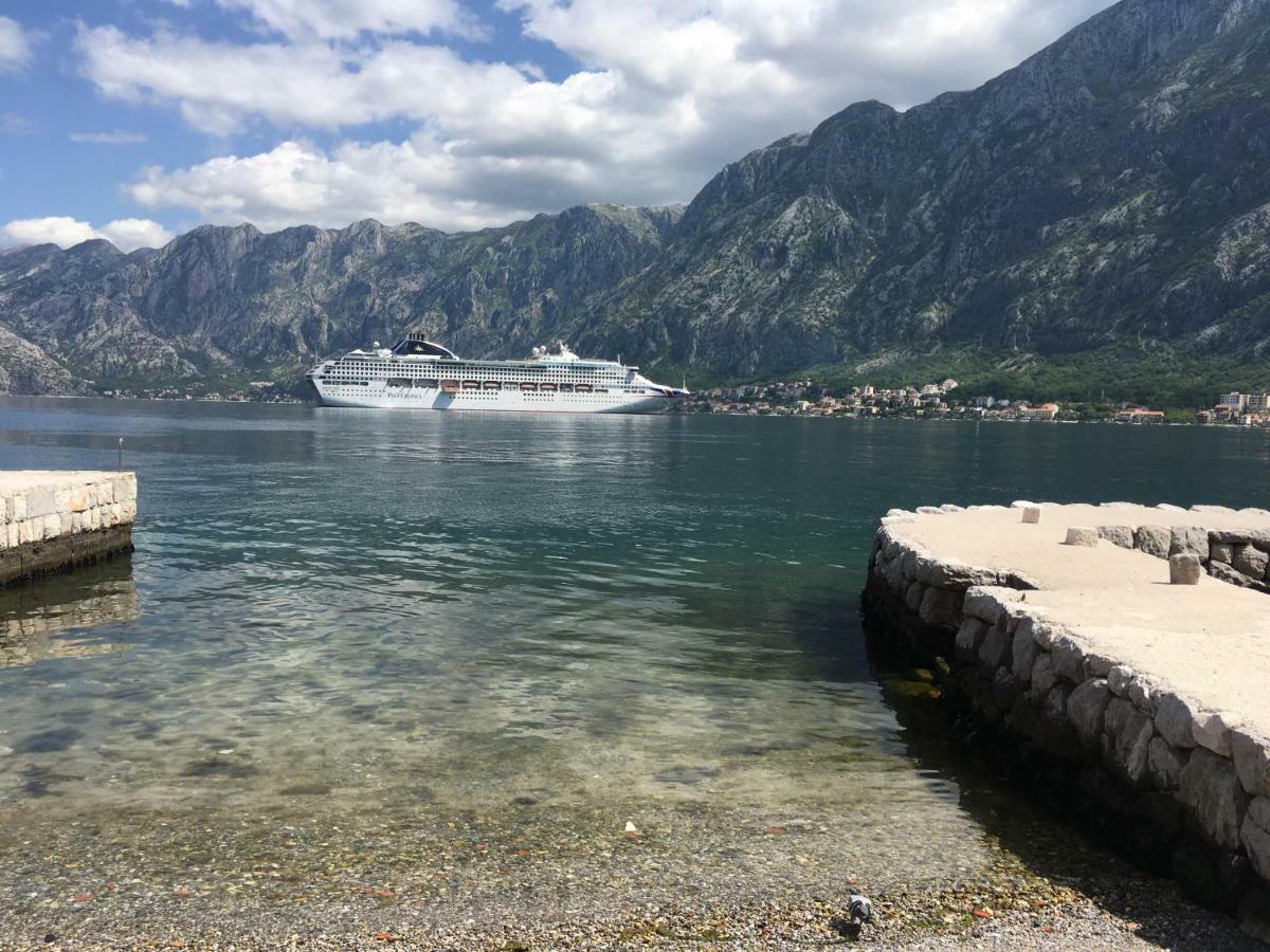 Villa Svetlana Prcanj Bagian luar foto